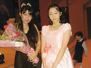 演奏後、水谷さんと米澤里加さん（高２）演奏についてのとても優しいお言葉をいただいたそうです