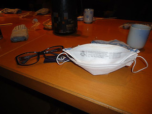 T氏は勿論! 花粉症対策グッズをはずして食べます!!