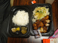 2日目のスタッフ用お弁当はから揚げ弁当です。大好評でした!!