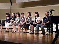 舞台上の審査員の先生方