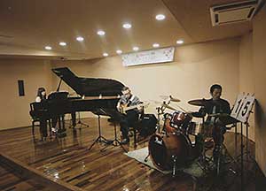 秋谷先生のトークコンサートはバンドセッションも！