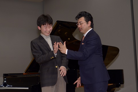 ワンポイントレッスン(手の大きさ比べ)