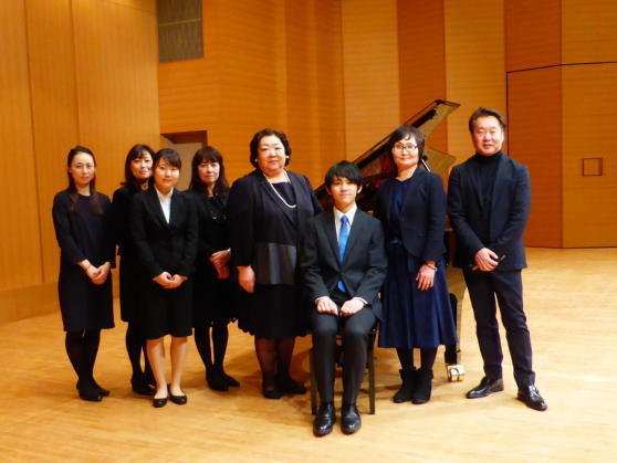 終演後スタッフ 長谷先生.jpg