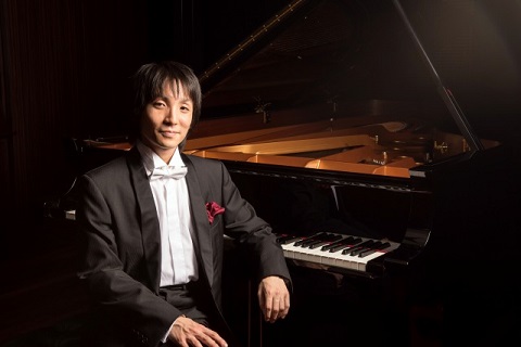 withpiano.jpg
