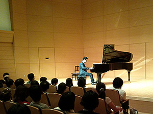 先生による演奏